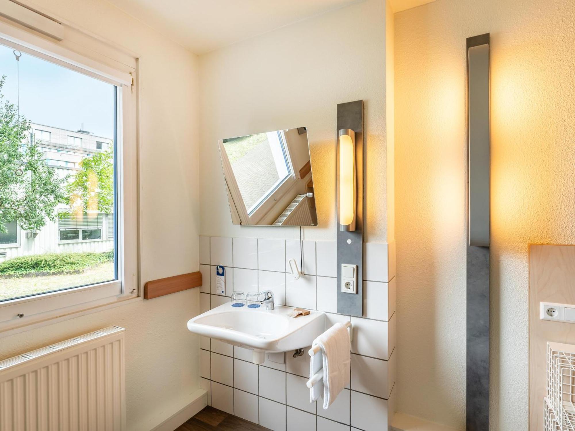 B&B Hotel Koeln-Porz Luaran gambar